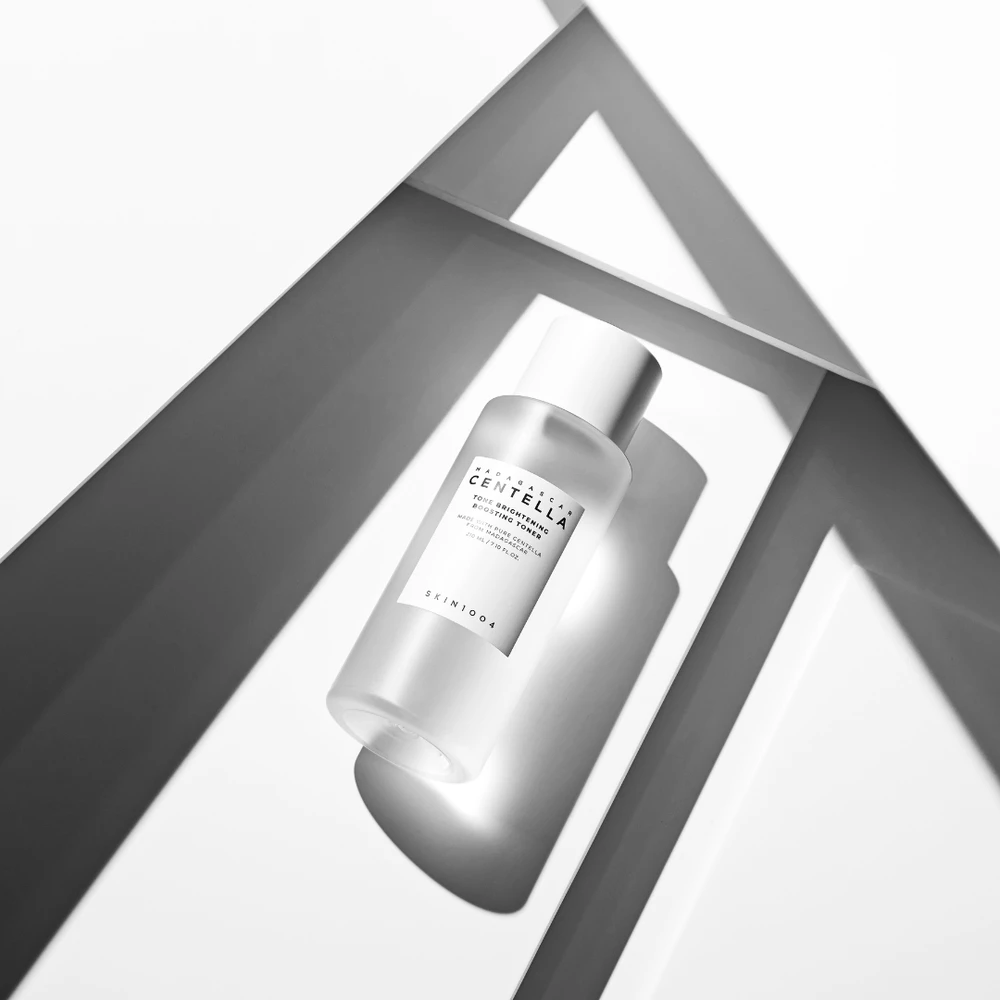 SKIN1004 - Madagaskaro centelės toną skaistinantis tonikas - 210 ml