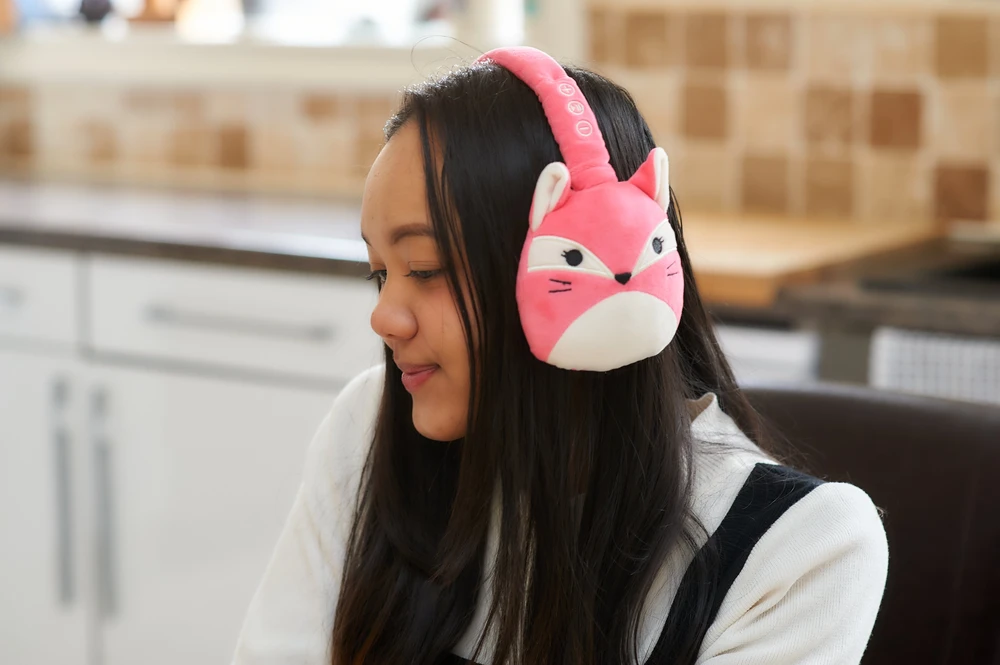 „Squishmallows“ – pliušinės „Bluetooth“ ausinės – „Fifi“ (608091)