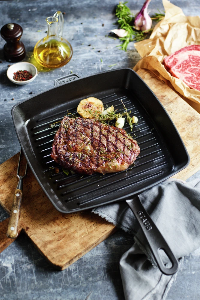 Zwilling Staub - Amerikietiška kepsninė - juoda - 26 cm