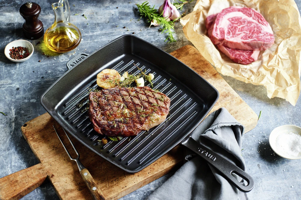 Zwilling Staub - Amerikietiška kepsninė - juoda - 26 cm