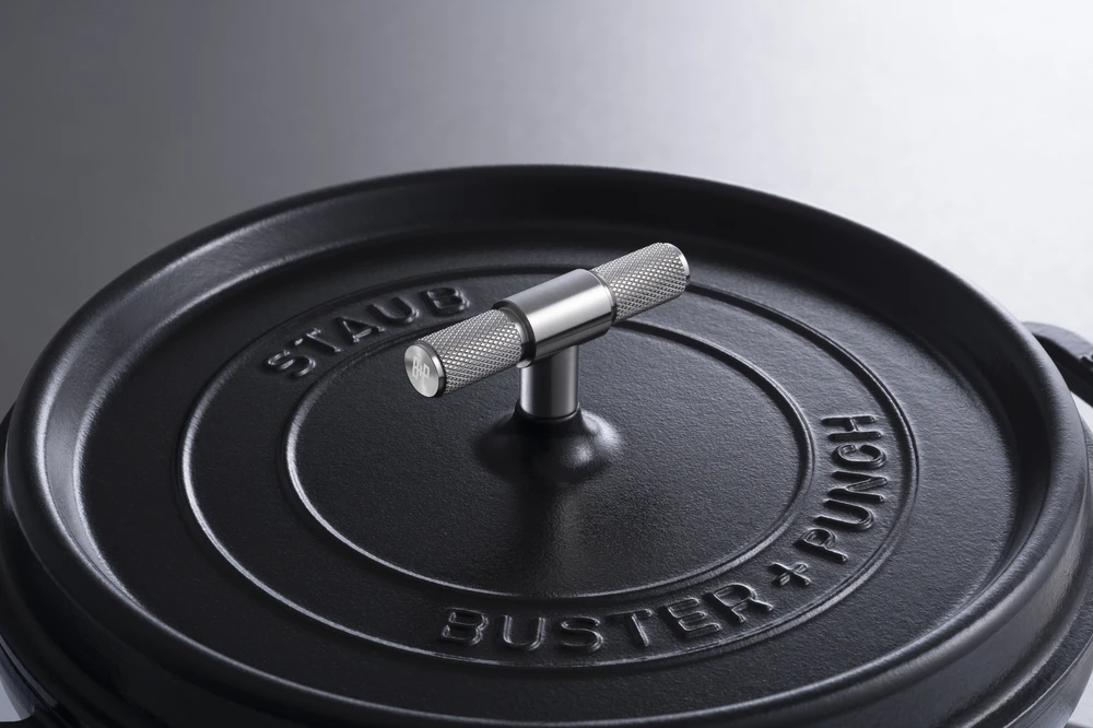 Staub - Buster + Punch Cocotte - Juoda - 28 cm