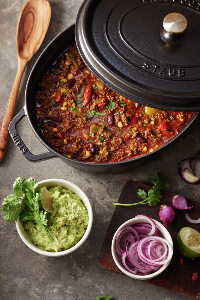 Ovalus ketaus puodas STAUB, 31 cm, 5,5 l, spalva: juoda