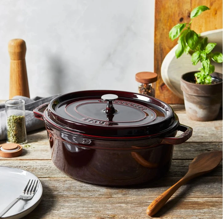 Staub - La Cocotte Oval Ketaus 23 cm / 2,25 L - Grenadine ketaus