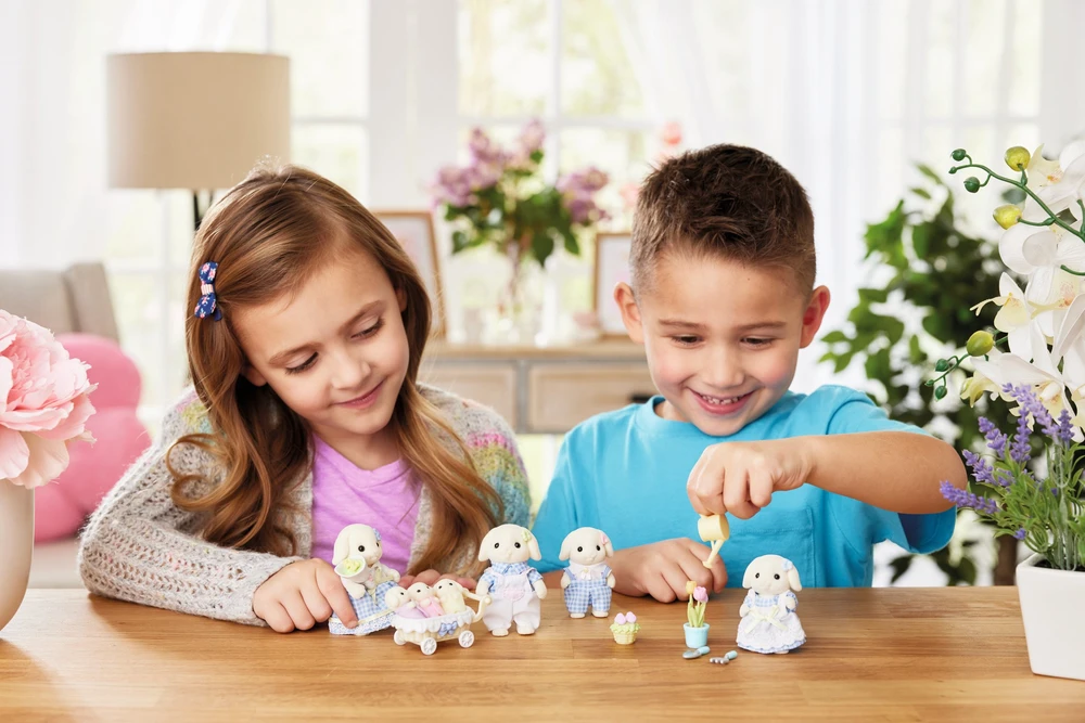 SYLVANIAN FAMILIES Gėlių triušiukų šeimynėlė