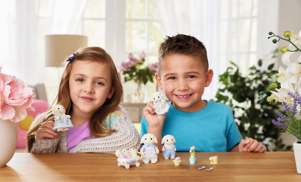 SYLVANIAN FAMILIES Gėlių triušiukų šeimynėlė