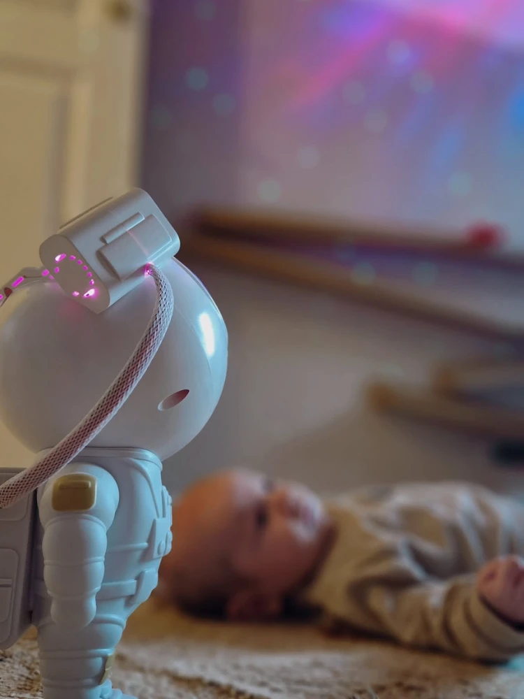 Teleskopas iTotal – astronauto formos žvaigždžių projektorius (XL2871)