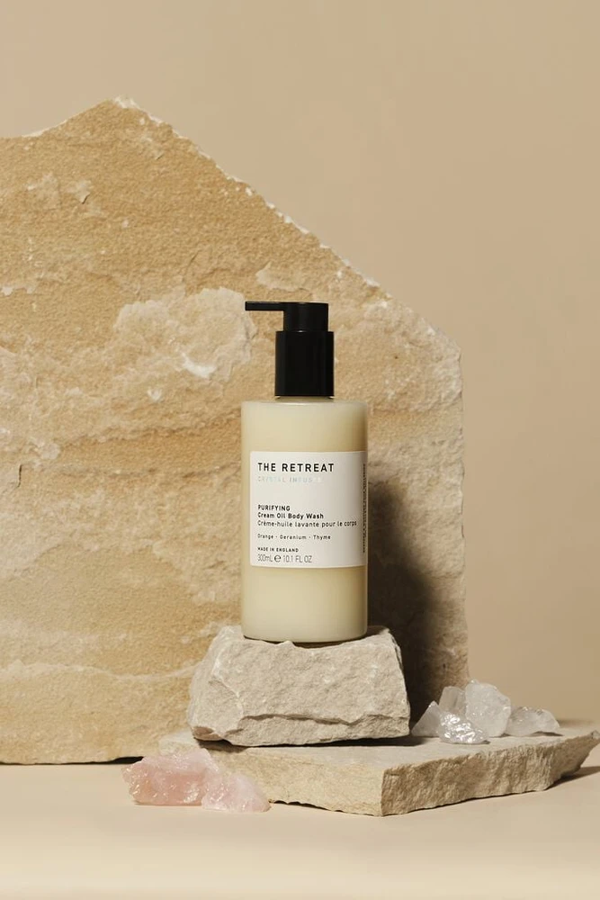 „The Retreat“ – valomasis kreminis aliejaus prausiklis kūnui – 300 ml.