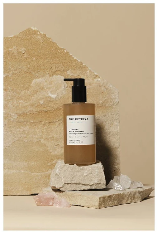 „The Retreat“ – valomasis rankų ir kūno prausiklis – 300 ml.