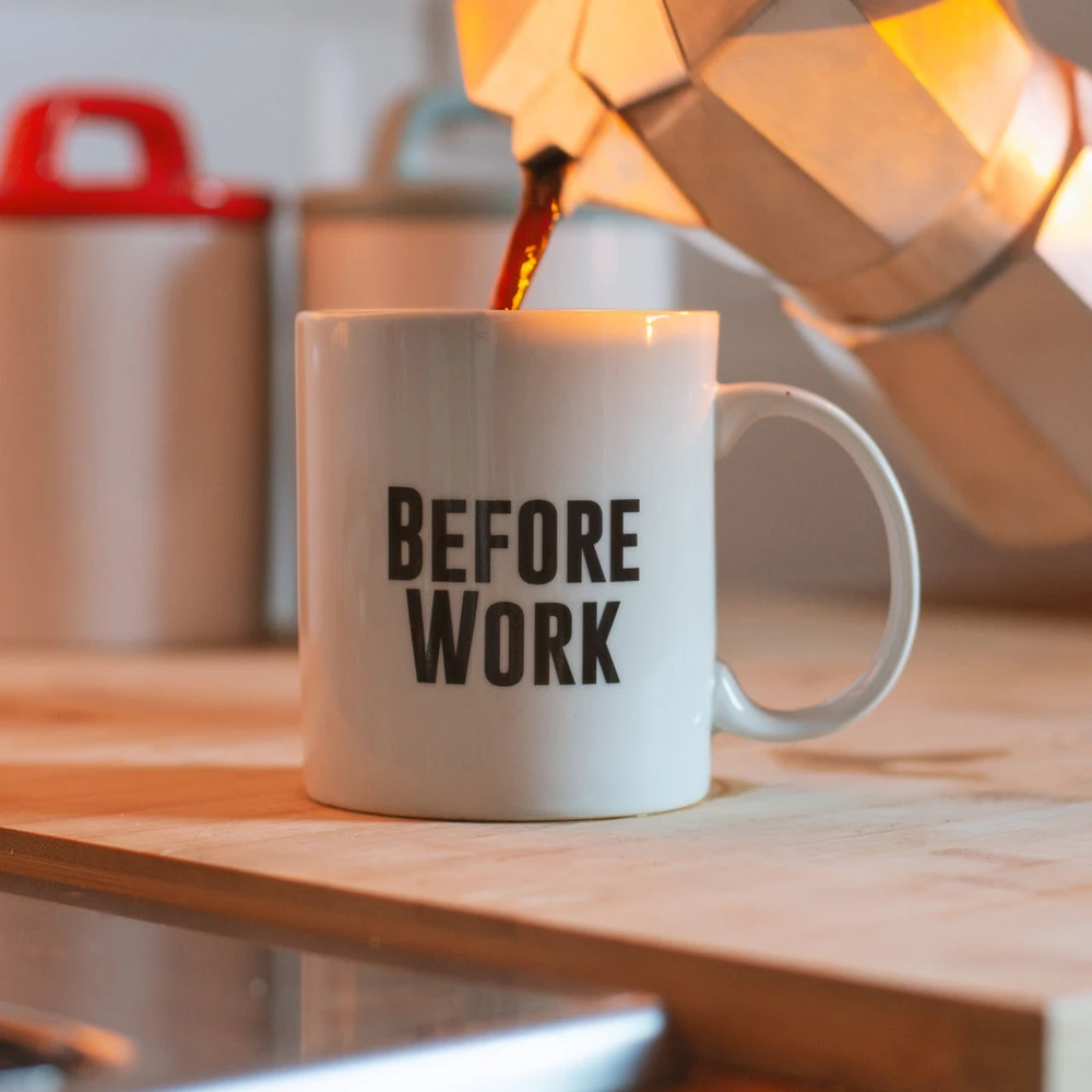Gertuvė Thumbs Up Prieš darbą, po darbo puodelių ir vyno puodelių bei taurės rinkinys