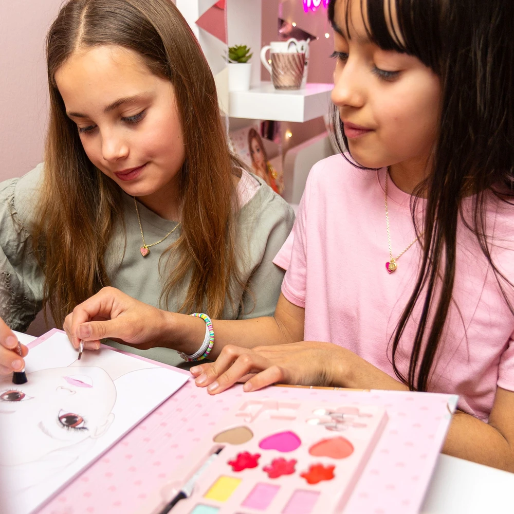 Top Model kūrybinis aplankalas "Make-Up" 2025