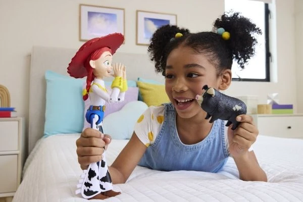 Toy Story Žaislų istorija - Žaislų pasaka Džesė 30 cm, anglų k. (JKL99)