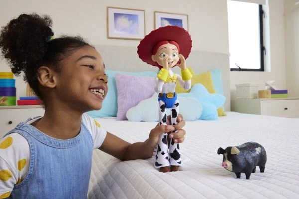 Toy Story Žaislų istorija - Žaislų pasaka Džesė 30 cm, anglų k. (JKL99)