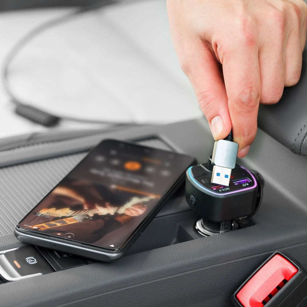 Peiying FM automobilinis siųstuvas su Bluetooth funkcija