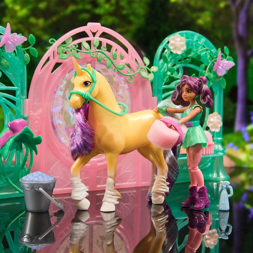 Spin Master Unicorn Academy Vienaragio akademija – Ava ir lapų prekystalio žaidimų rinkinys – (6072051)