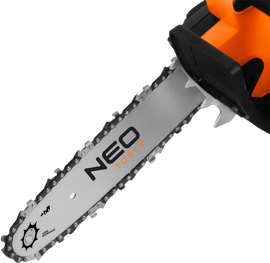 Neo Urządzenie 2 viename sodo įrankis su strėle: 750 W 250 mm grandininis pjūklas + 550 W 460 mm gyvatvorių žirklės