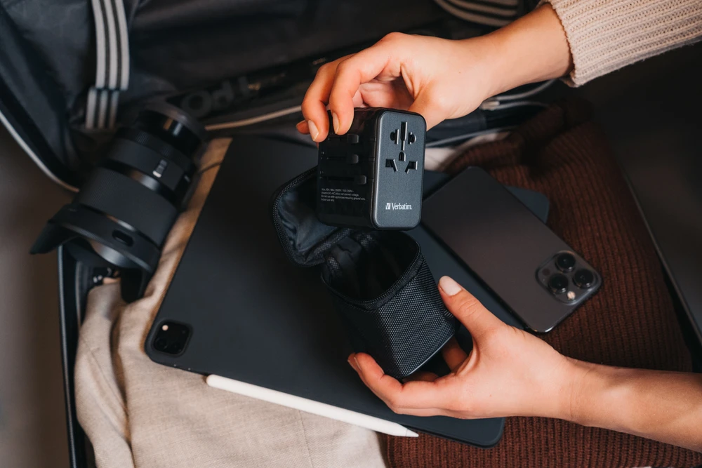 Verbatim kelioninis adapteris EU/UK/US GaN 2xUSB-A/2xUSB-C PD 65W UTA-05 juodas 32120