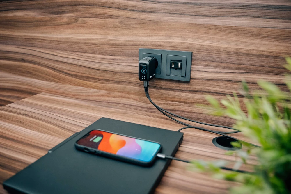 Verbatim Mini GaN mains charger 65W 2xUSB-C PD/1x USB-A QC EU/UK/USA adapter juodos spalvos 30238