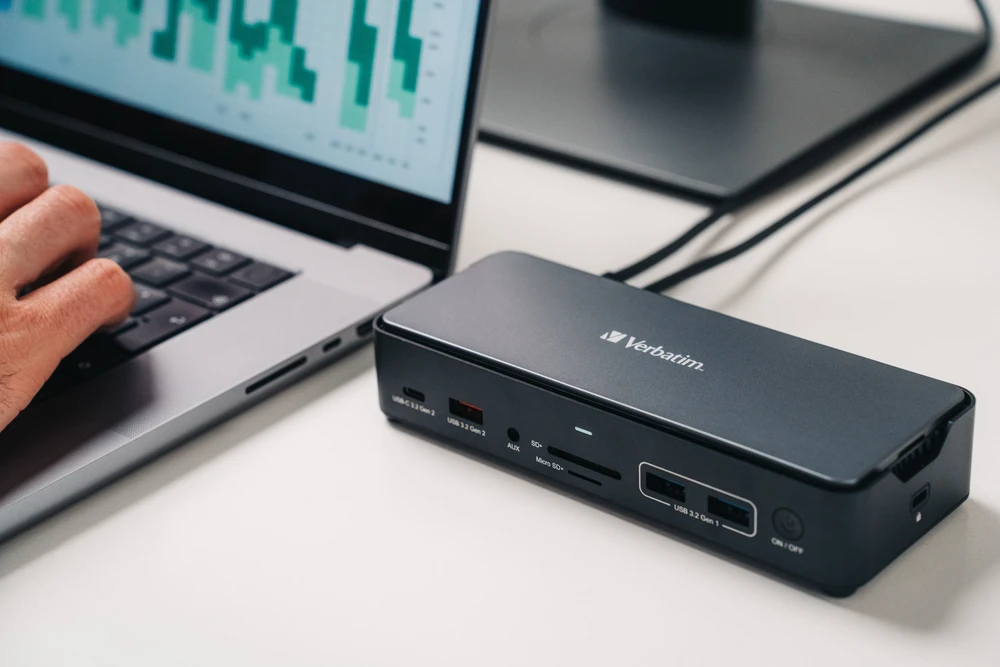 „Verbatim USB-C Pro 15w1“ 2x HDMI | 1x RJ45 | 3x USB-A | 3x USB-C | 1x SD | 1x Micro SD | 1x Audio | 1x DP | 1x SSD pilka