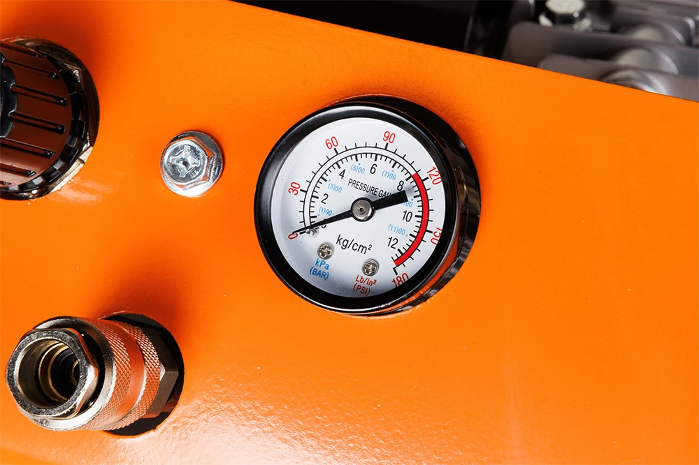 Neo Vertikalus alyvos kompresorius 40 l, 230 V