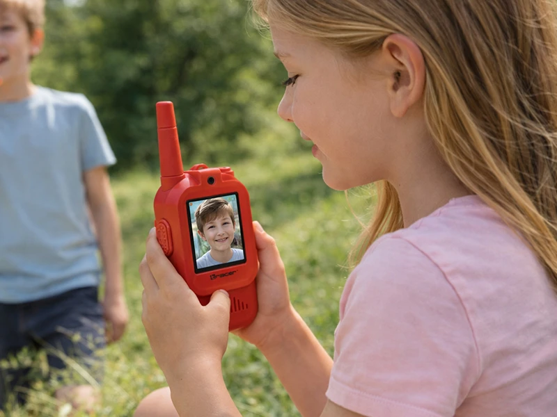 Tracer Walkie Racijos vaizdo sekiklis „ChildPlay“