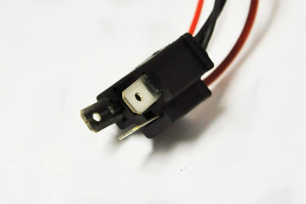 Laidų komplektas Bi-xenon HID AMiO H4-3