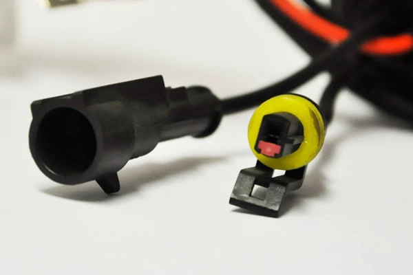 Laidų komplektas Bi-xenon HID AMiO H4-3
