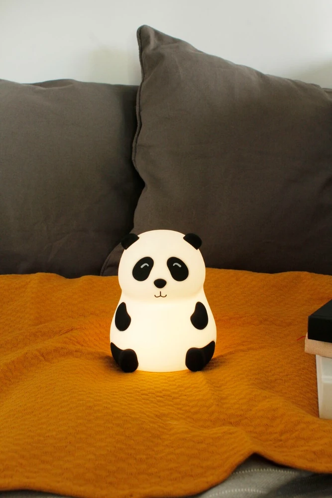 „Winkee“ – stalinė lempa – naktinė lemputė „Panda“ – kompaktiška