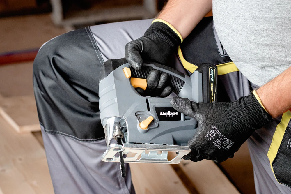 Rebel Tools akumuliatorinis siaurapjūklis RB-1031, 20V; 2 Ah