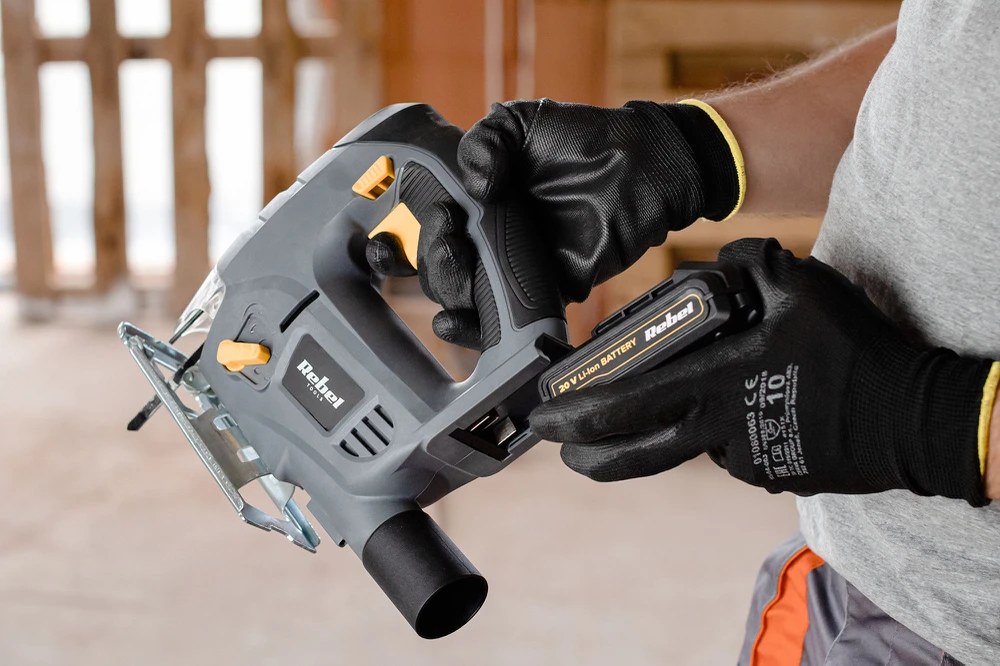 Rebel Tools akumuliatorinis siaurapjūklis RB-1031, 20V; 2 Ah