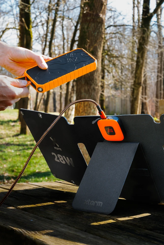 „Xtorm“ – nešiojamas saulės baterijų modulis „SolarBooster XR2S28“, 28 W