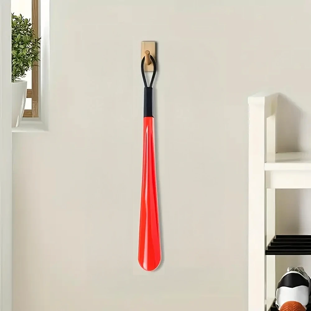 Łyżka Patvarus plastikinis batų šaukštas, raudonas, 48 ​​cm ilgio, su kabliuku