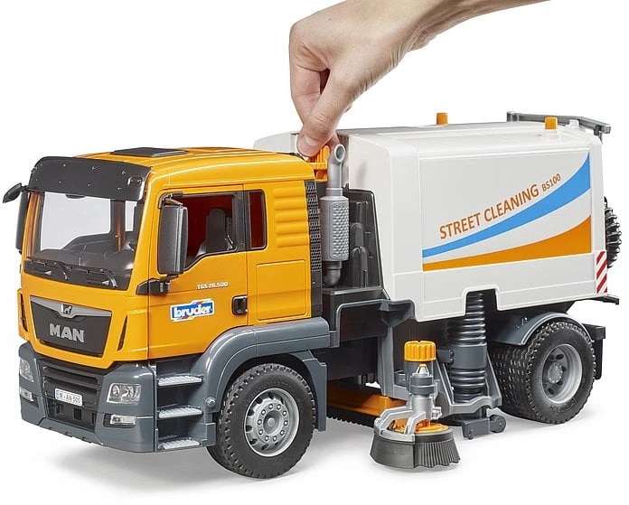 BRUDER gatvių valymo mašina MAN TGS, 03780