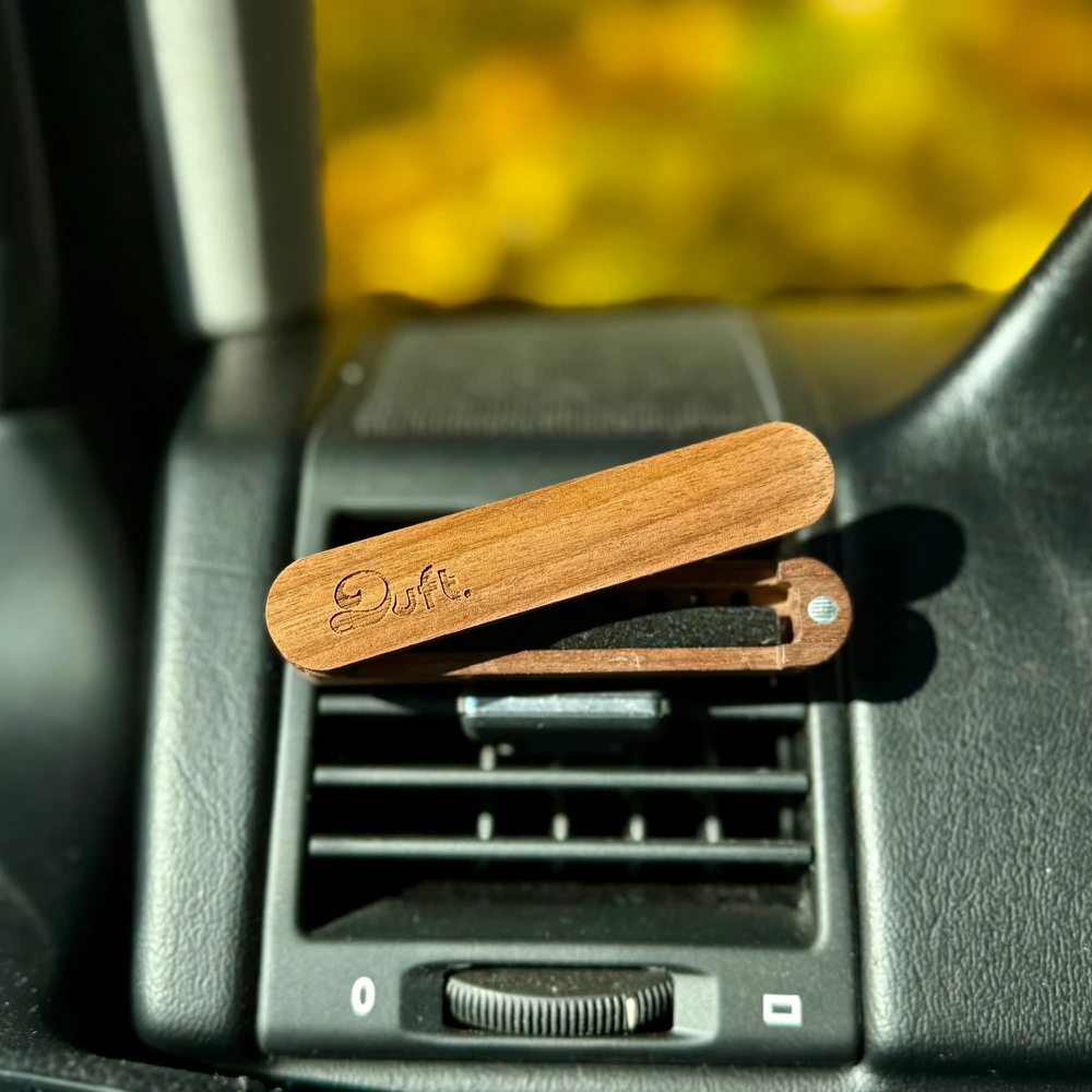 Drėkintuvas Zapach DUFT Classic Drive automobilio oro gaiviklis – medinių grotelių difuzorius + 2 papildymai