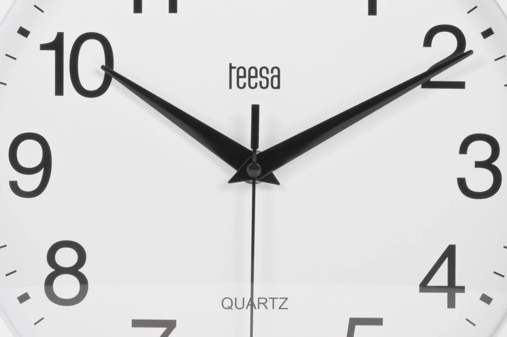 Kruger & Matz Teesa Sieninis laikrodis 25 cm baltas