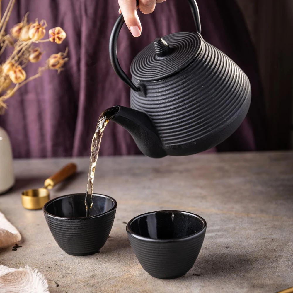 King Hoff Żeliwny Ketaus arbatinukas su filtru ir puodeliais, 1 l, „Kinghoff“