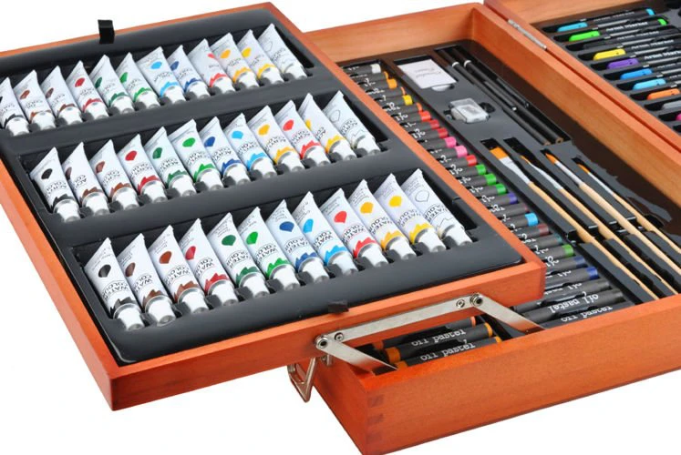 Iso Trade Dažymo rinkinys 174vnt lagamine