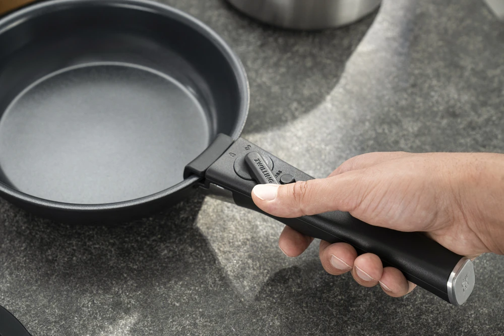 ZWILLING UNLOCK negili keptuvė (korpusas) – 28 cm, juoda