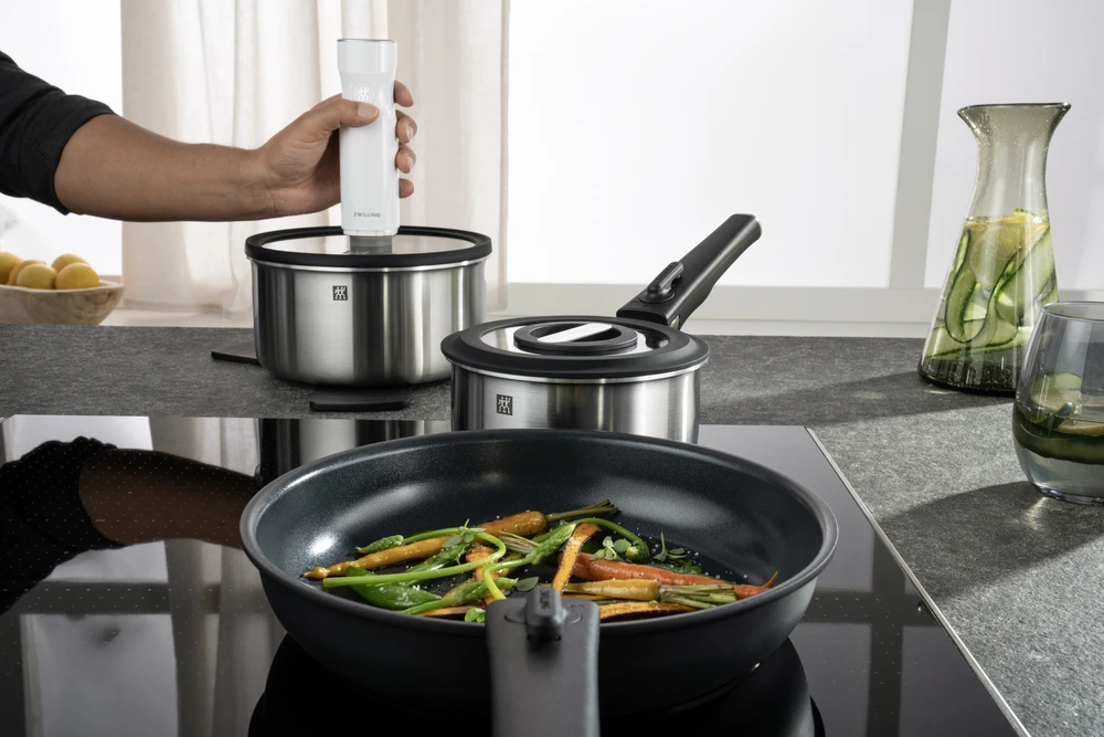 ZWILLING UNLOCK negili keptuvė (korpusas) – 28 cm, juoda