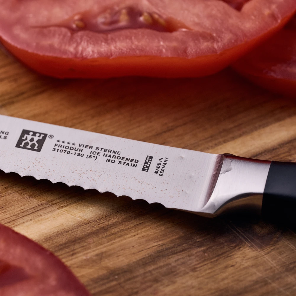 ZWILLING FOUR STAR universalus peilis su dantukais 13 cm