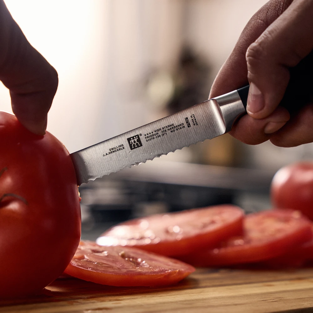 ZWILLING FOUR STAR universalus peilis su dantukais 13 cm