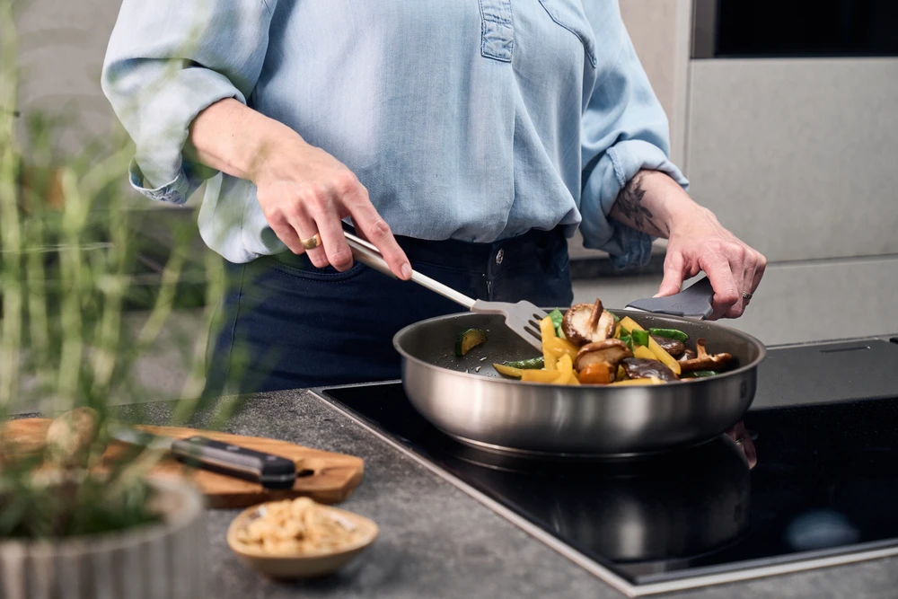 ZWILLING keptuvė Simplify 24 cm su nepridegančia keramine danga, indukcinė 1030608