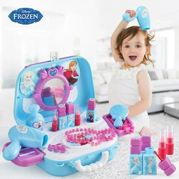 Žaislų grožio salonas lagamine