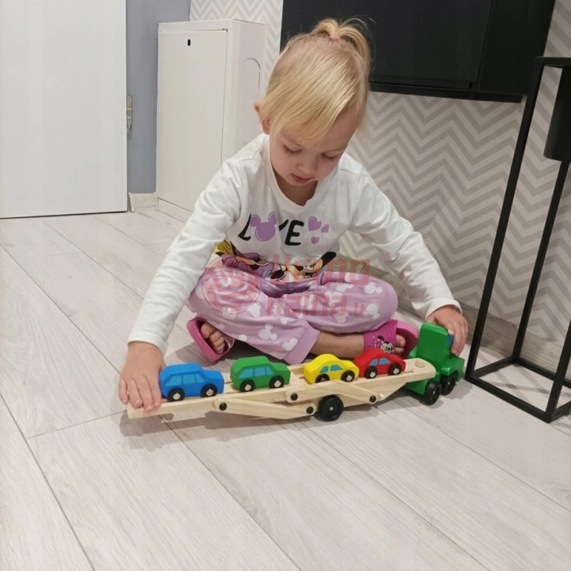 Medinis žaislinis tralas su automobiliais CT12