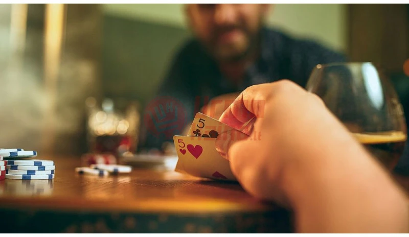 Pokerio rinkinys dėžutėje 200 žetonų
