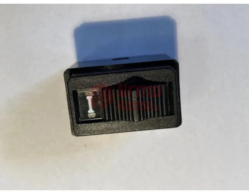 Stumdomasis jungiklis 10A 250V / 15A 125V 4 kontaktų