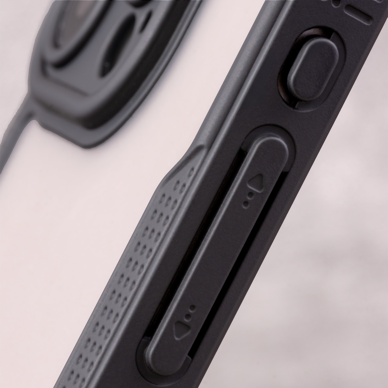 Dėklas iPhone 16 Pro Max - Skaidrus-Juodas aprašymas - Prekės nuotrauka