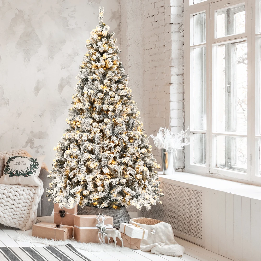 Promotion Dirbtinė snieguota eglutė su LED 225cm