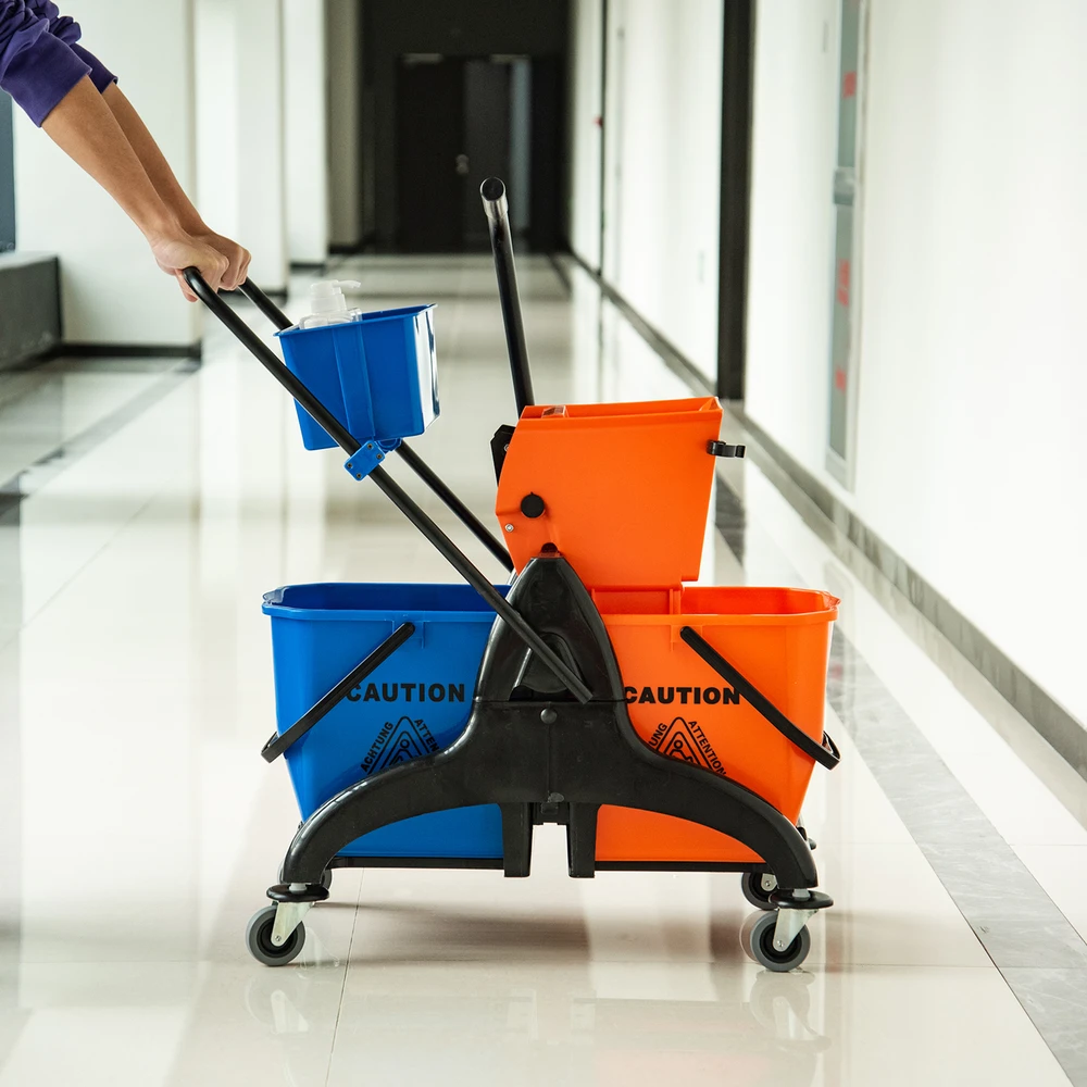 Aosom Valymo vežimėlis su šluostės kibiru, 26 l, plastikas, metalas, oranžinis, 78 x 45 x 95 cm