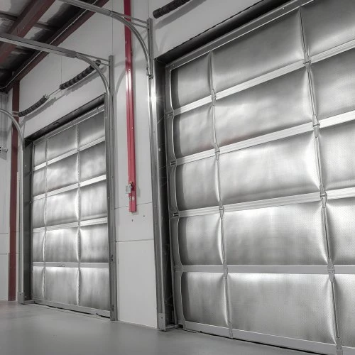 VEVOR Dvisluoksnė atspindinti izoliacijos ritė, perforuotas spindulinis barjeras, 0,15 mm, 38,1 m x 1,22 m