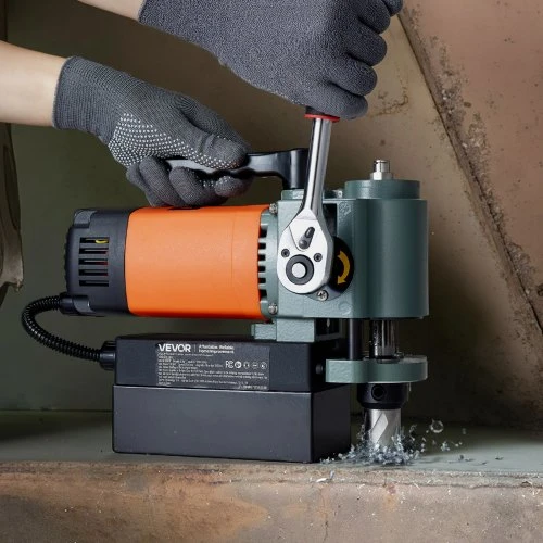 Koduva VEVOR žemo profilio magnetinis gręžimo stovas, 1300 W, 35 mm, 10000 N, 650 aps./min., 8840E